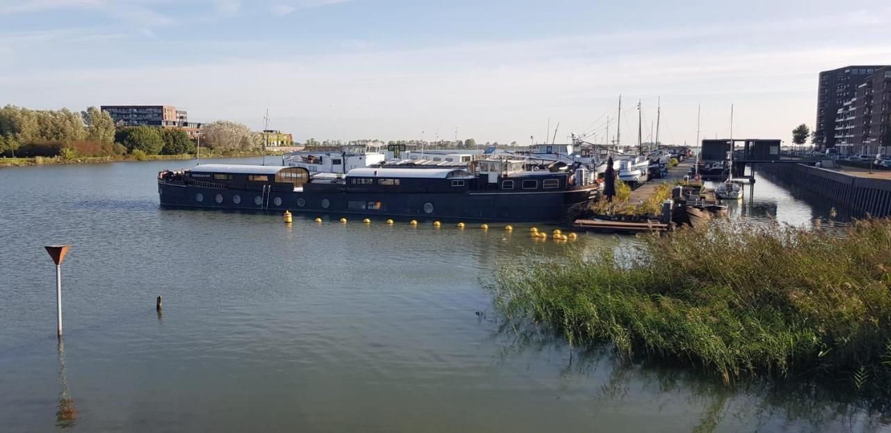 Wheelhouse Euphrate Houseboat Bed & Breakfast Diemerbrug Eksteriør bilde