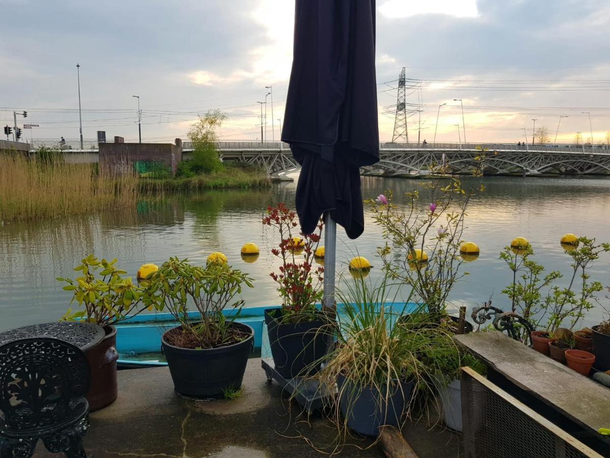 Wheelhouse Euphrate Houseboat Bed & Breakfast Diemerbrug Eksteriør bilde