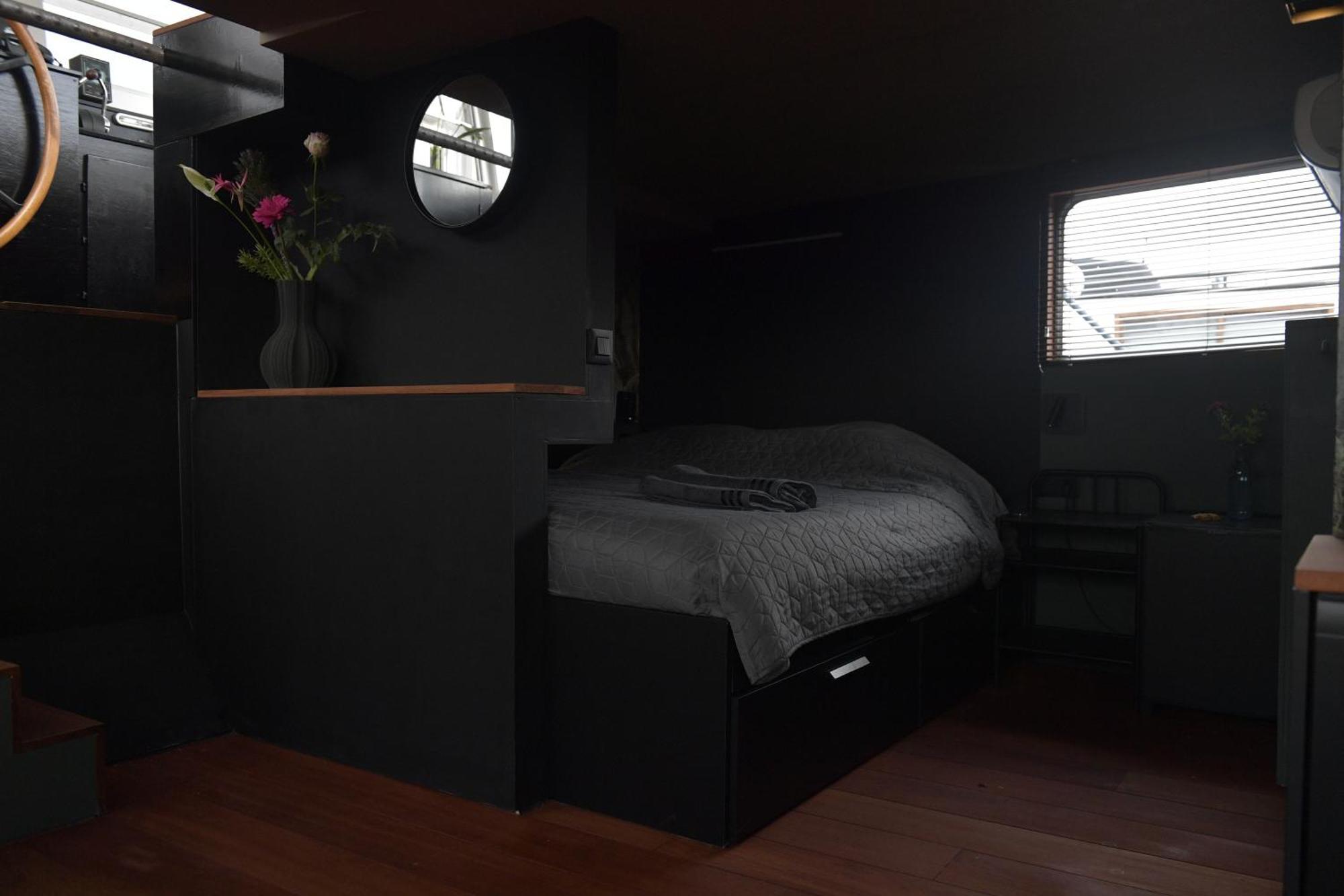 Wheelhouse Euphrate Houseboat Bed & Breakfast Diemerbrug Eksteriør bilde