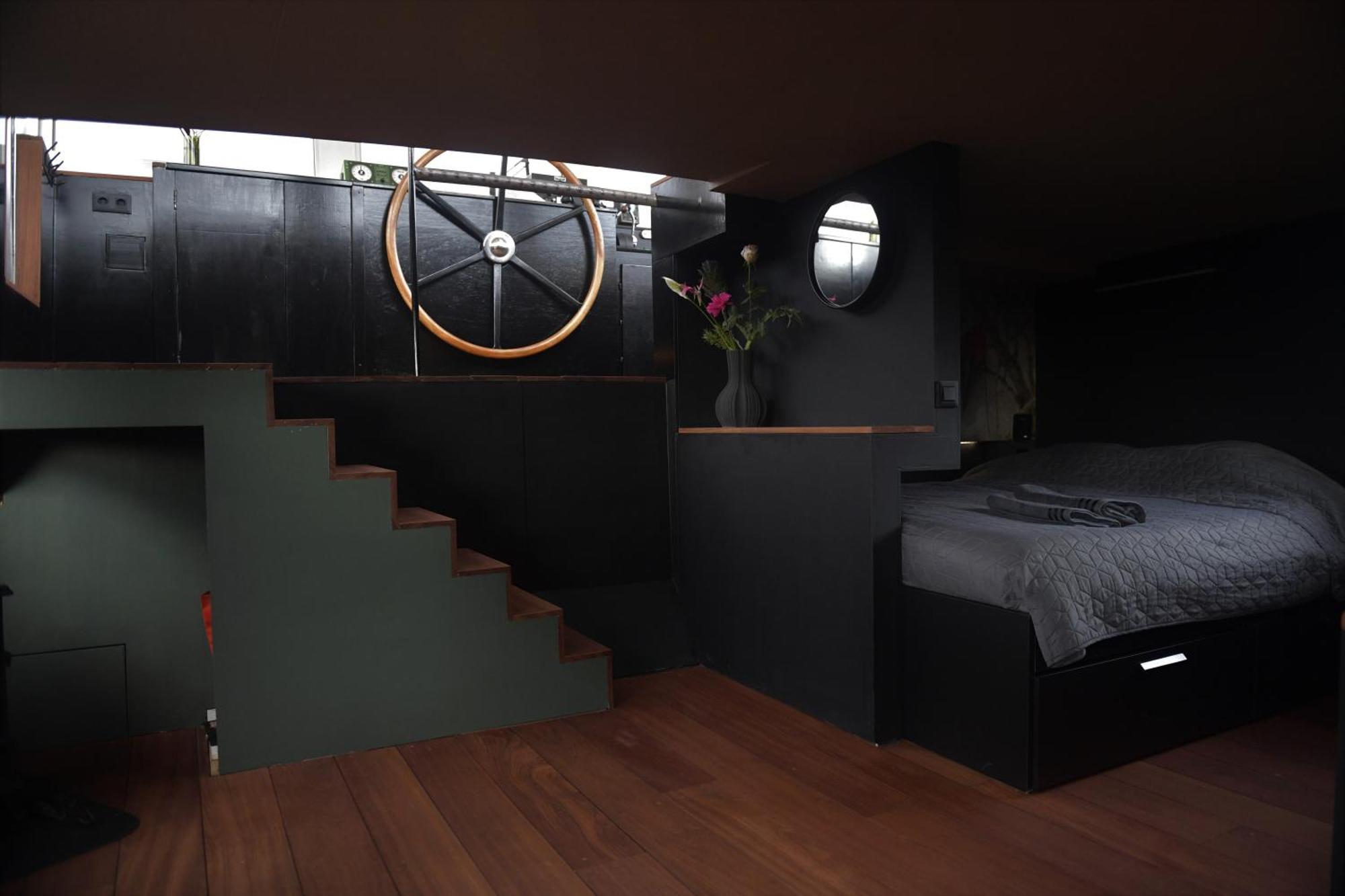 Wheelhouse Euphrate Houseboat Bed & Breakfast Diemerbrug Eksteriør bilde