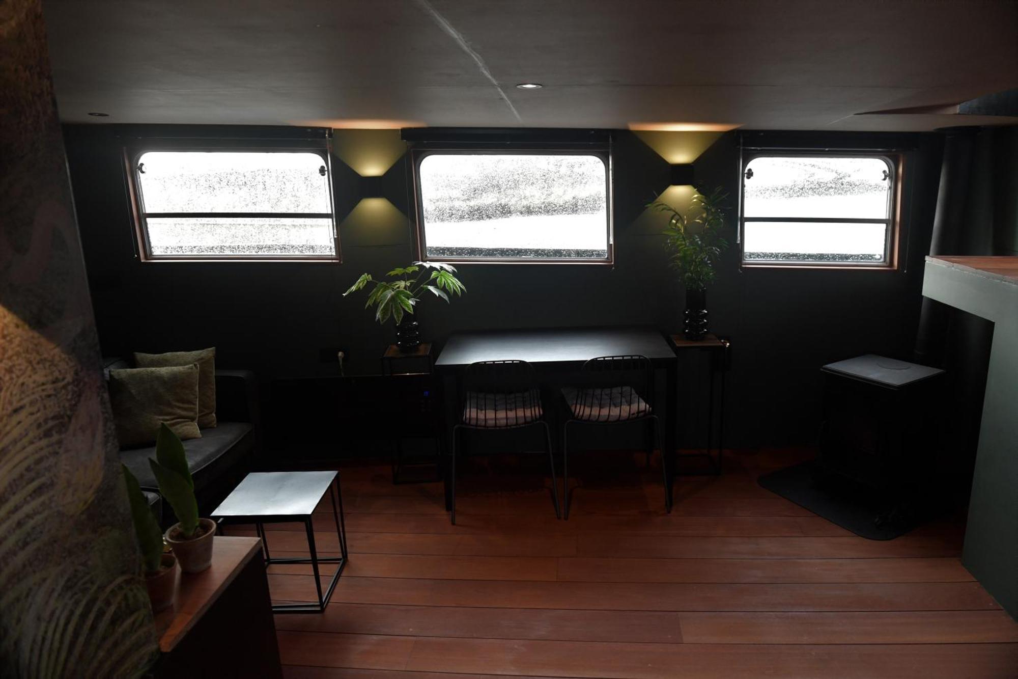 Wheelhouse Euphrate Houseboat Bed & Breakfast Diemerbrug Eksteriør bilde