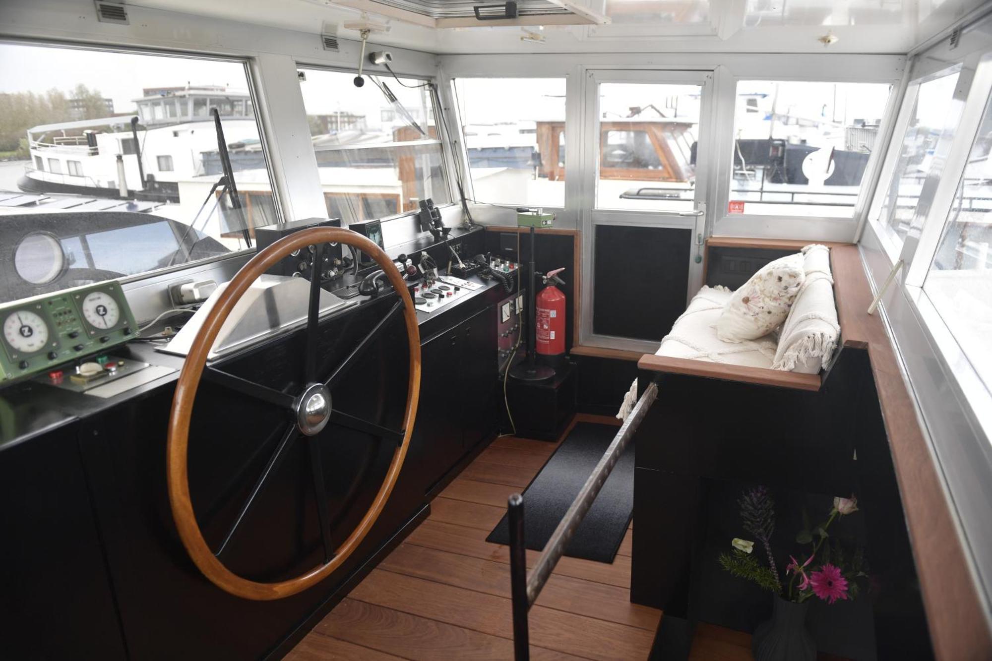 Wheelhouse Euphrate Houseboat Bed & Breakfast Diemerbrug Eksteriør bilde